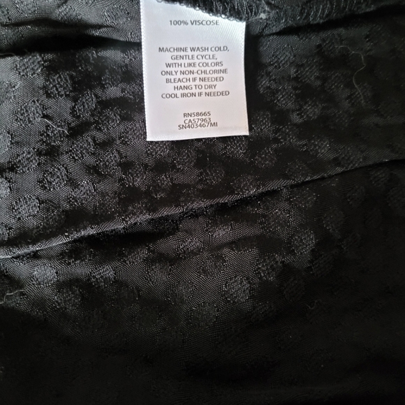 Something Navy Waist Detail Black Jacquard Peplum Surplice Top, size XXS - Picture 4 of 8